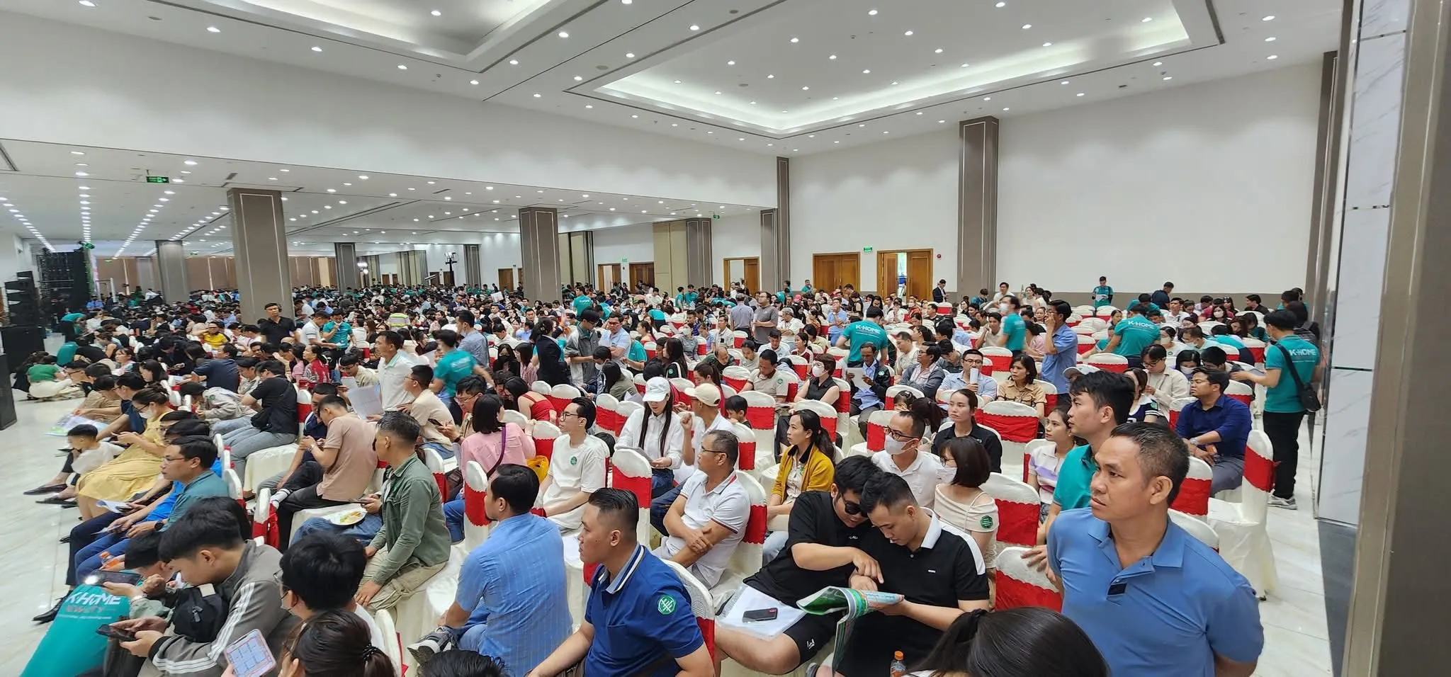 698 khách hàng đã đăng ký tư vấn thành công tại 3 phân khu nhà ở xã hội được giới thiệu trước đó nhận hồ sơ đăng ký trước đó