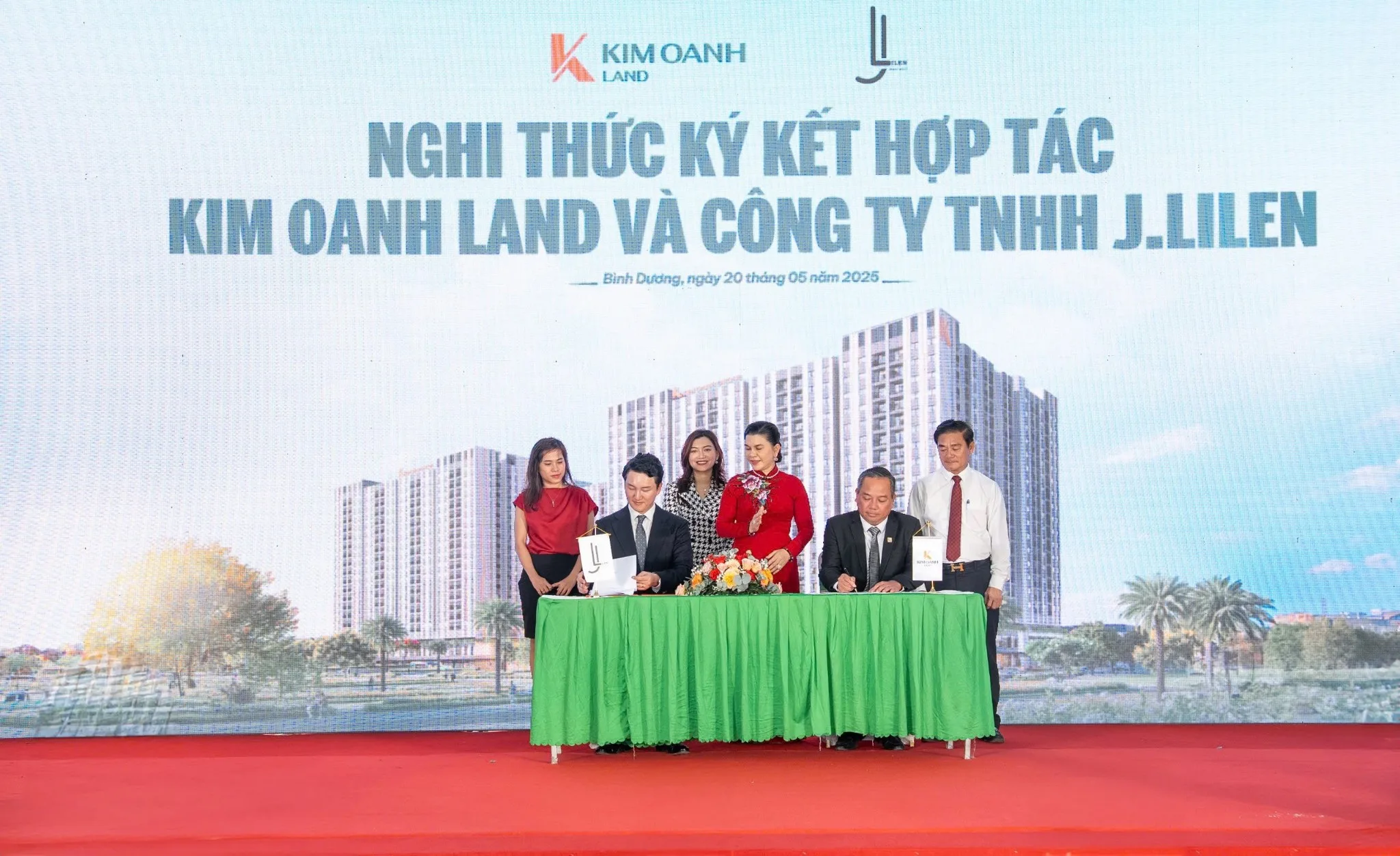 Một điểm nhấn quan trọng tại sự kiện là lễ ký kết hợp tác giữa Kim Oanh Land và Công ty TNHH J.Lilen